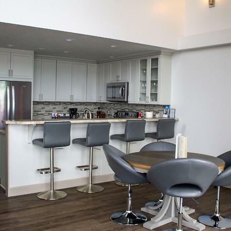 הומר Otter Beach Lodges מראה חיצוני תמונה